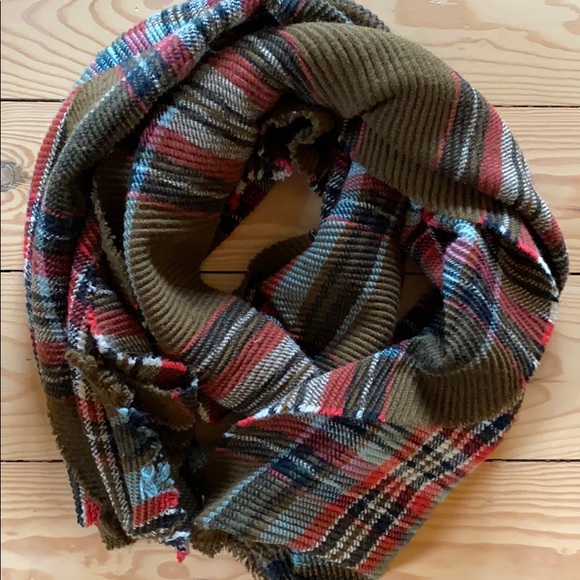 Plaid camp Scarf - Picture 7 of 8